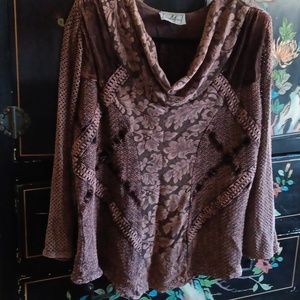 Beautiful going out blouse.